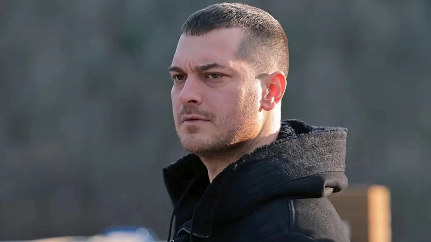 Çağatay Ulusoy - Kısa ve Sık Kesim.webp