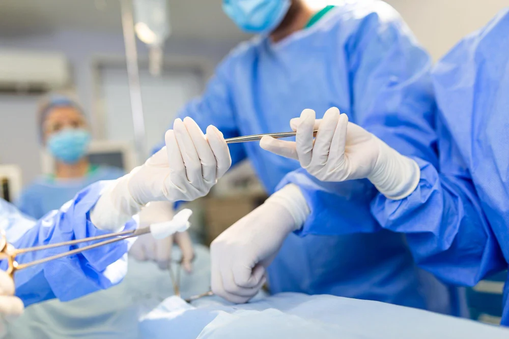 Kıl Dönmesi ve Yağ Bezeleri İçin Hangi Dermatolojik Müdahaleler Yapılır.webp