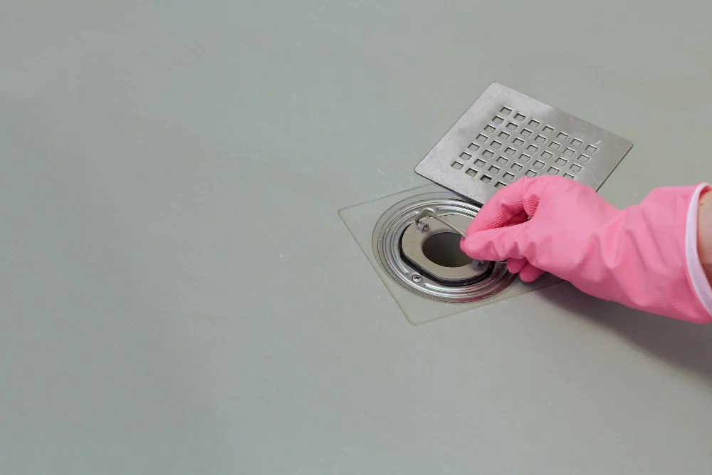 Saçla Tıkanan Banyo Gideri Nasıl Açılır.webp
