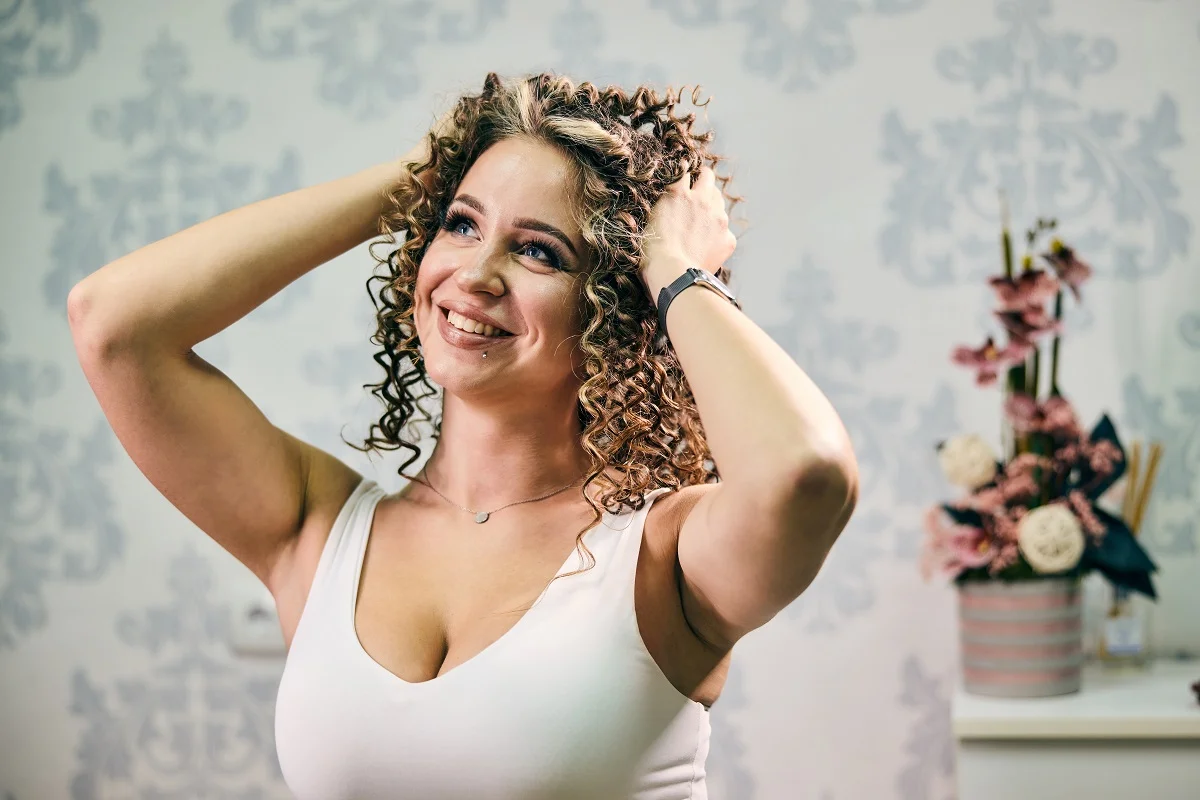 Cloud Curls Yazın Doğal Hacmini Kutlayan En Yeni Kıvırcık Model.webp