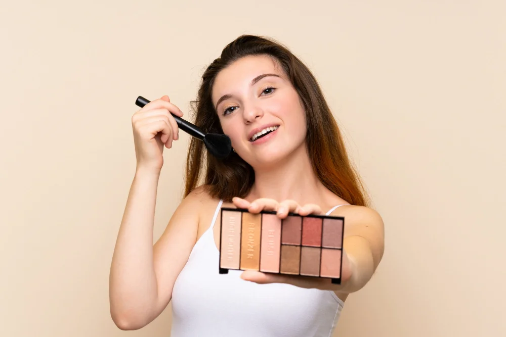 Highlighter Nedir, Yüzün Hangi Bölgelerine Sürülür ve Doğru Aydınlatıcı Nasıl Uygulanır?.webp