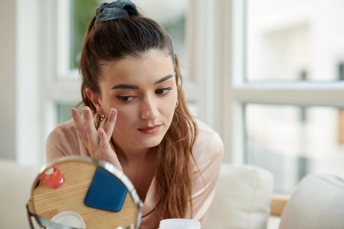 Makyajsız Güzelliğin Sırrı No-Makeup Skin Care Rutini Nedir.webp