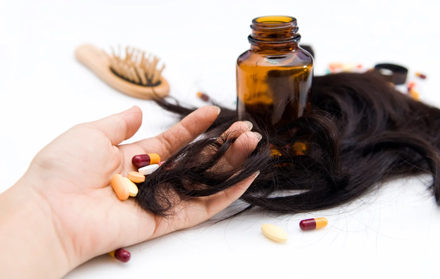 Saç Uzamasını Destekleyen Vitaminler.webp
