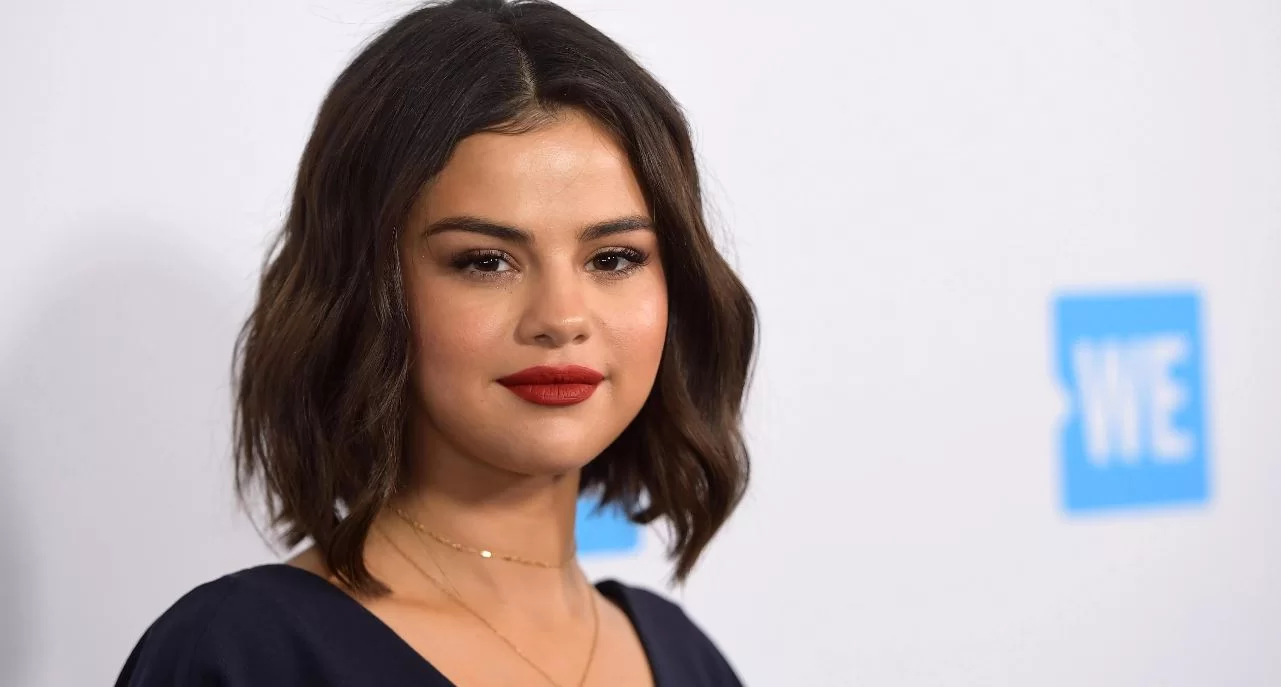 Selena Gomez Saç Modeli.webp