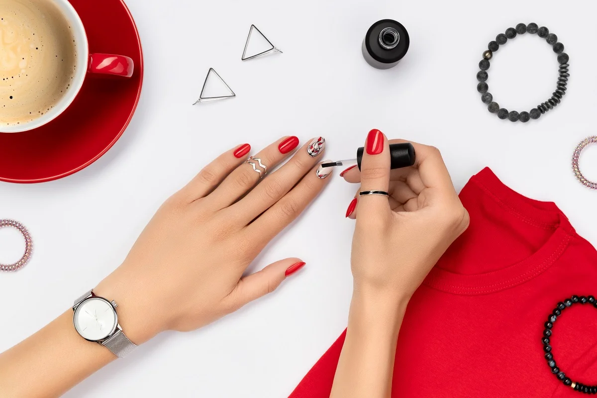 Tırnak Tasarımı Fikirleri Evde Uygulanabilecek Nail Art Teknikleri.webp